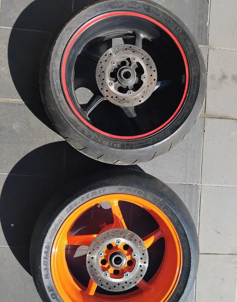 Zadní kolo R1 rn12 04-06