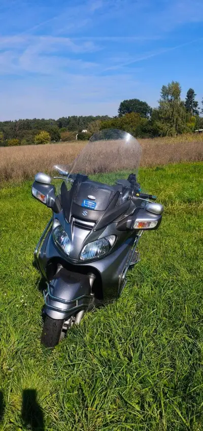 Suzuki Burgman 650 - 2010 nový v ČR 35 tis. km