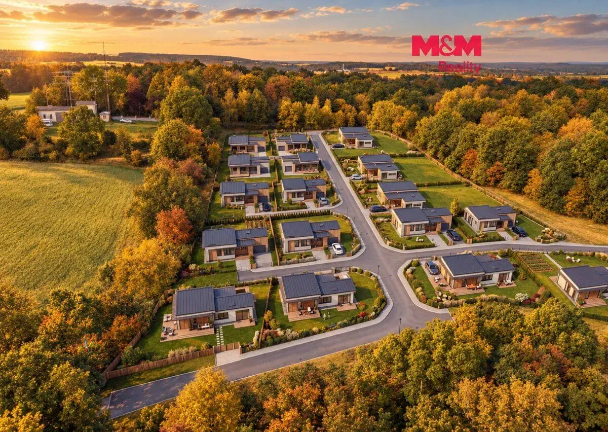 Prodej komerčního pozemku, 8154 m², Líšťany