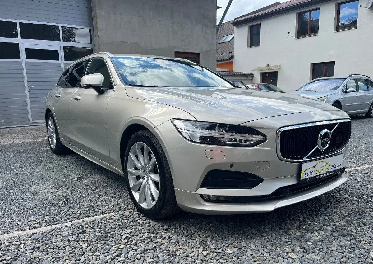 Volvo V – 223 500 km