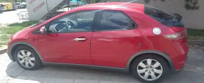 Honda Civic – 2010, 10 000 km