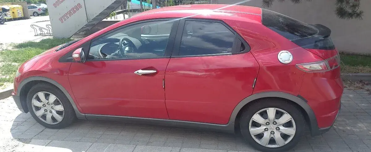 Honda Civic – 2010, 10 000 km