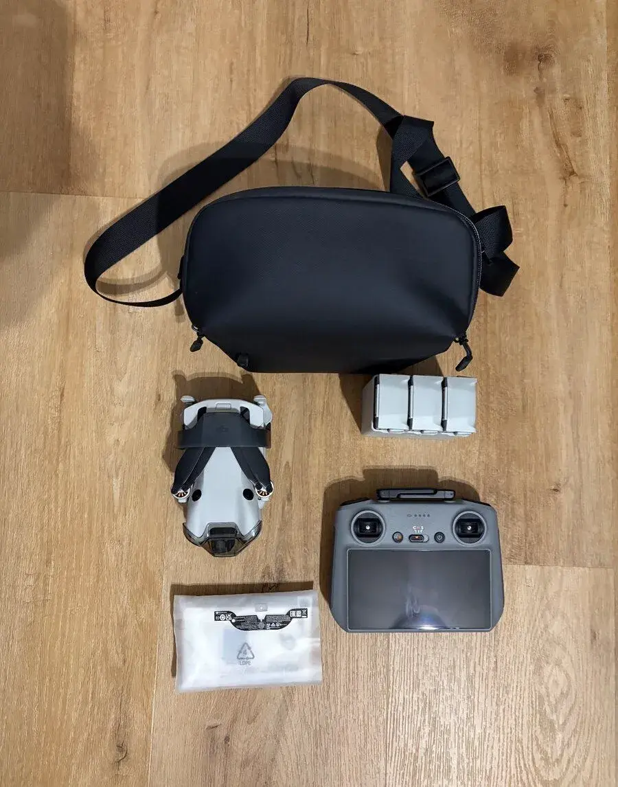 DJI Mini 4 Pro Fly More Combo