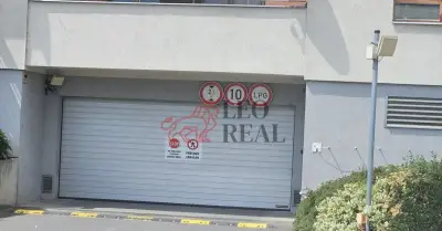 Pronájem garážového stání, 18m2, P15, Hostivař