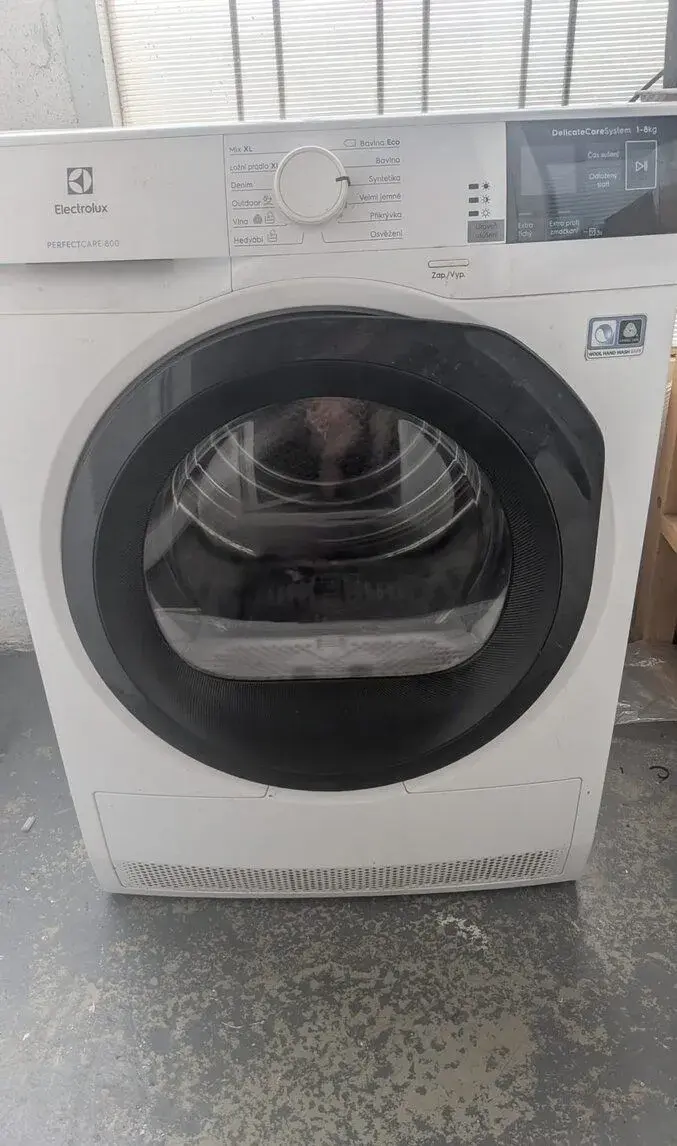 Electrolux PerfectCare 800 (model EW8H458BC) na díly