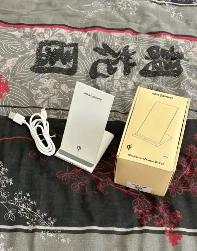 NOVÁ bezdrátová nabíječka Alza Power Wireless Fast Charger W