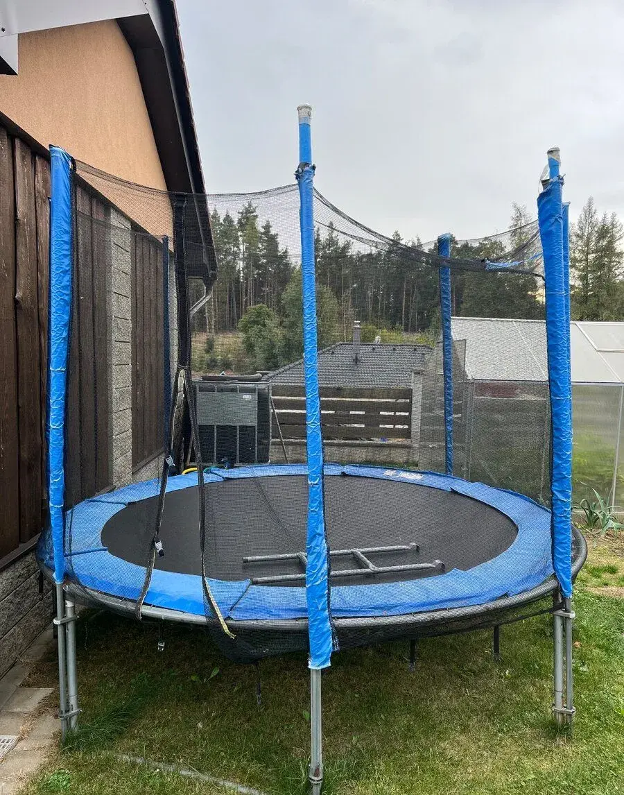 Trampolína