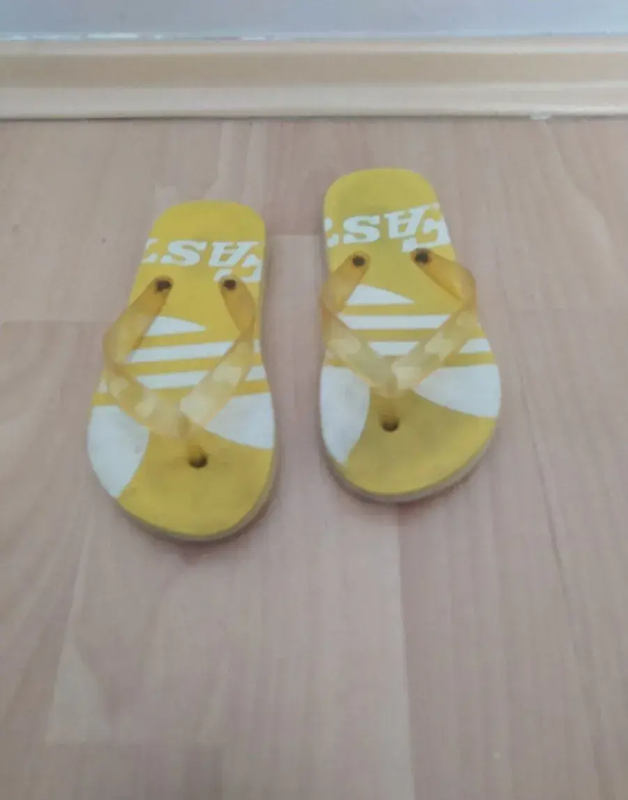 Žluté žabky