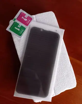 ochranné sklo privacy Iphone 13 14 Xiaomi Redmi note 12