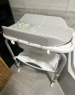 Prebalovací pult s vaničkou CAM