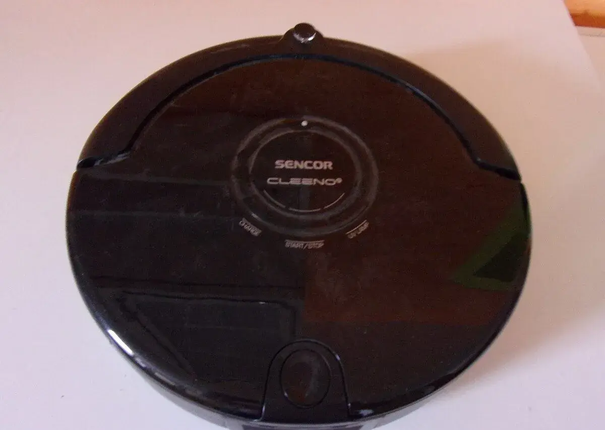 vysavač sencor svc 9031BK robotic na náhradní díly
