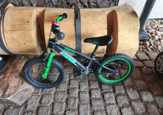 >> Dětské kolo s kolečky 16"