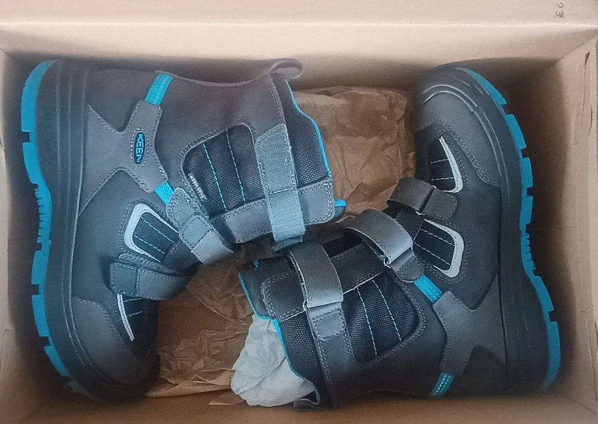 zimni snehulky Keen vel 36