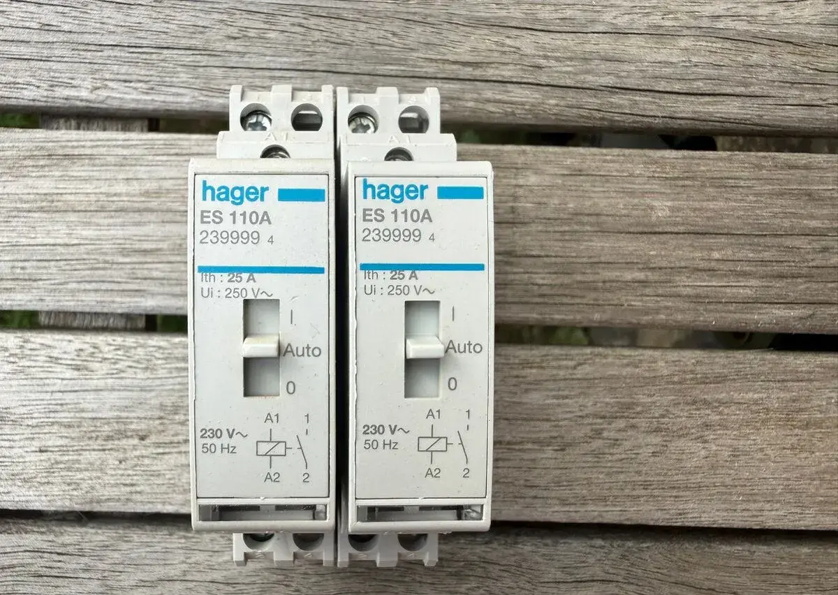 Stykač Hager ES 110A