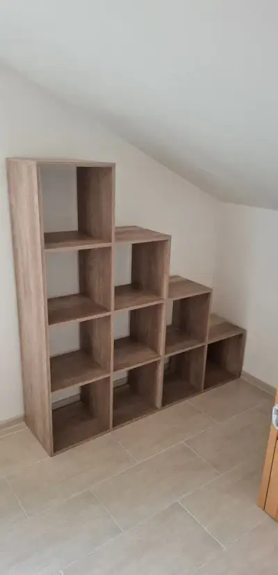 Knihovna schodová_rezervováno