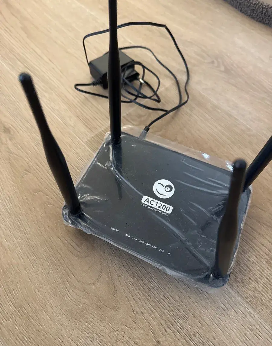 Wi-Fi router AC1200 AC680R1