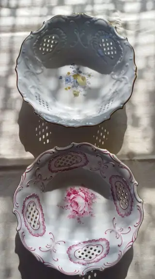 2x starožitná porcelánová prolamovaná mísa Pirkenhammer