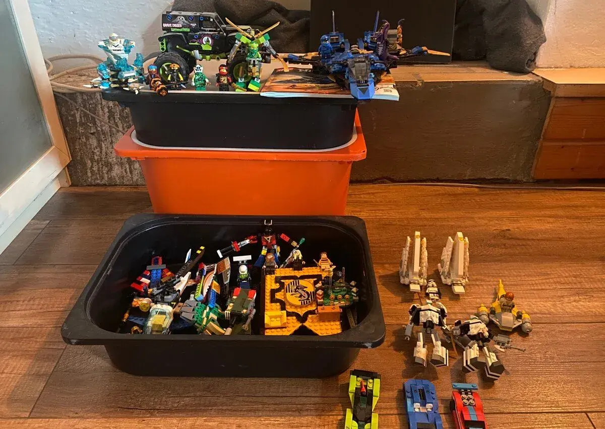Velký LEGO mix 6-7 kg – Ninjago, Star Wars, atd. + figurky