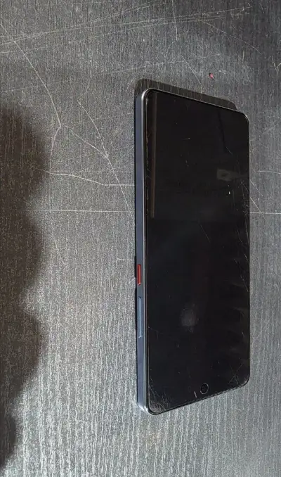 OLED (AMOLED) displej včetně rámečku pro Realme GT 7
