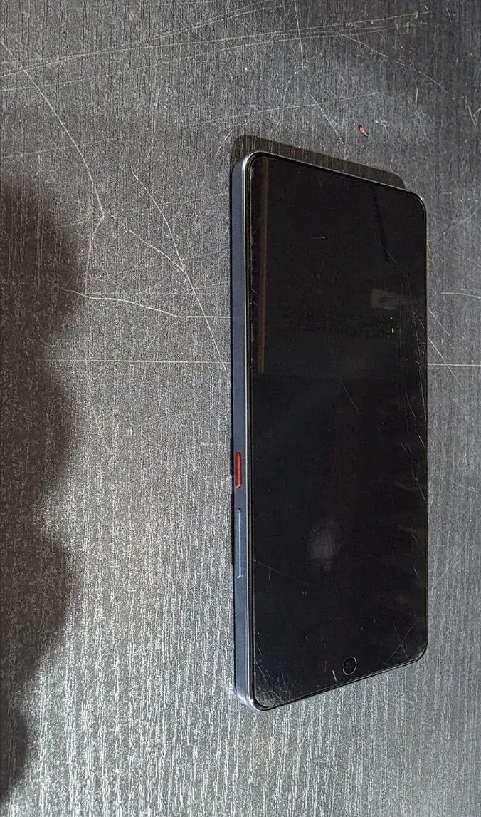 OLED (AMOLED) displej včetně rámečku pro Realme GT 7