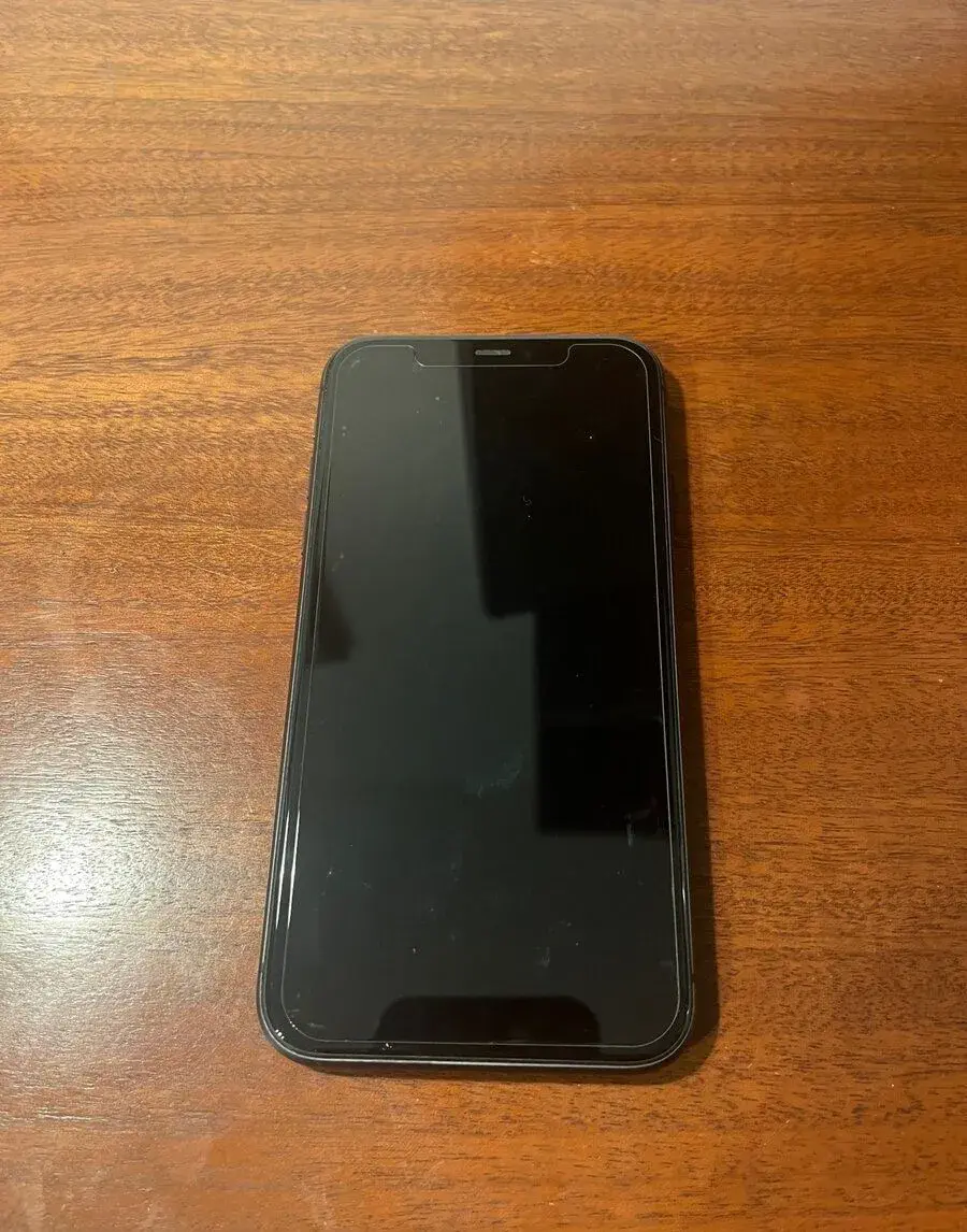 Iphone 11, black 64GB, perfektní stav