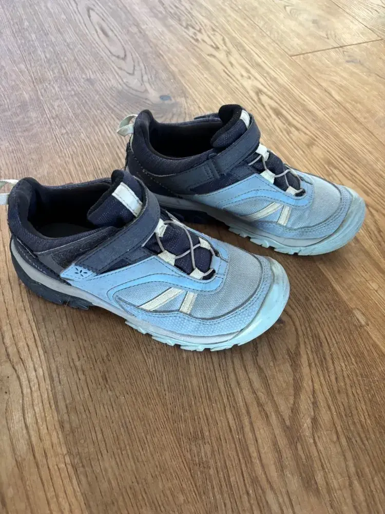 nepromokavé boty Quechua Decathlon vel 33