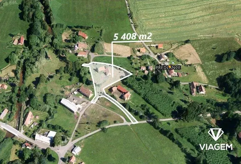 Stavební - bydlení 5 408 m²