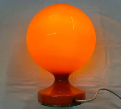 Stolní lampa bruselský styl návrh Štěpán Tabery , funkční kr