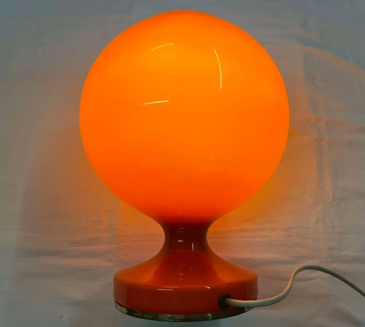 Stolní lampa bruselský styl návrh Štěpán Tabery , funkční kr