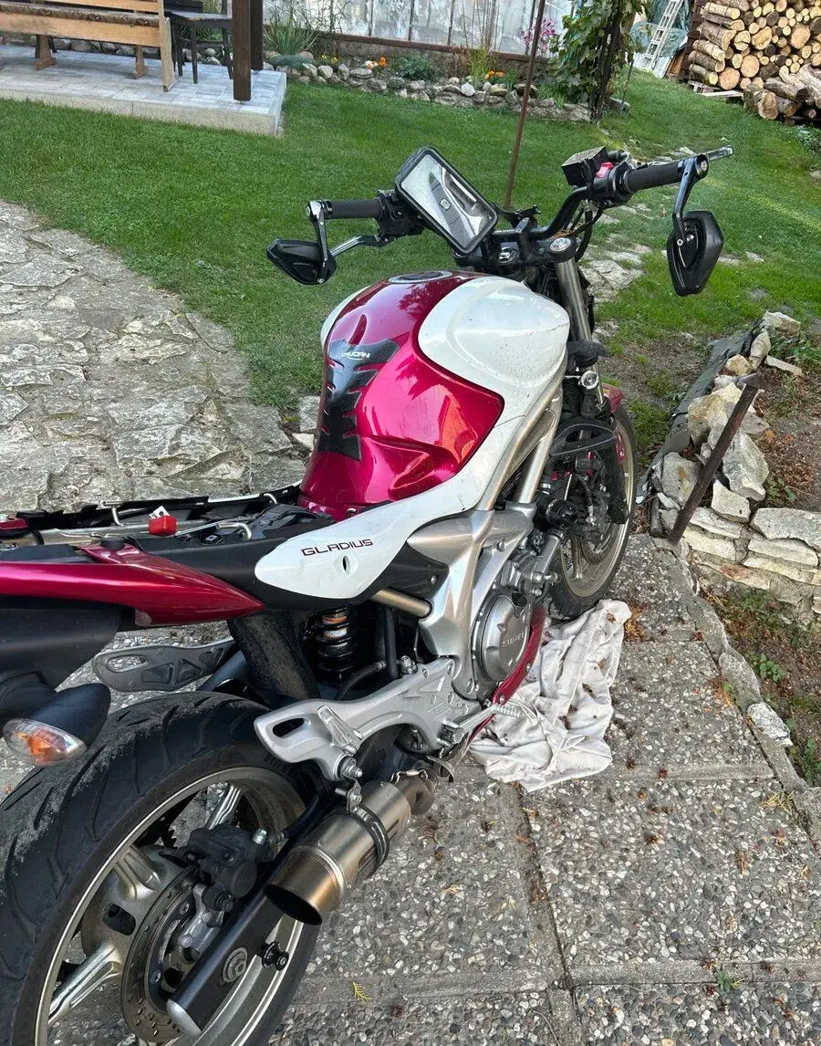 Suzuki Gladius 650 (2009) na náhrádní díly