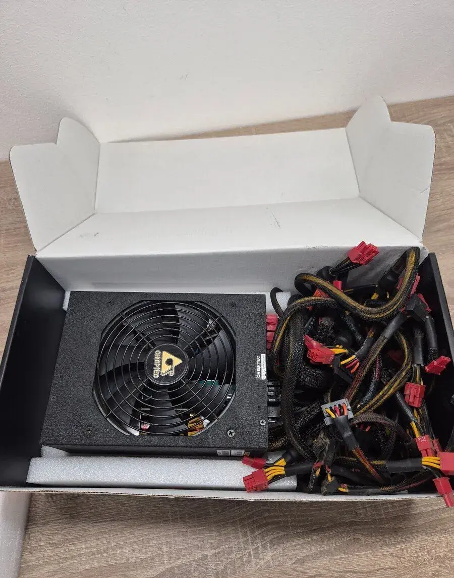 Počítačový zdroj Chieftec Power Smart GPS-1350C 1350W