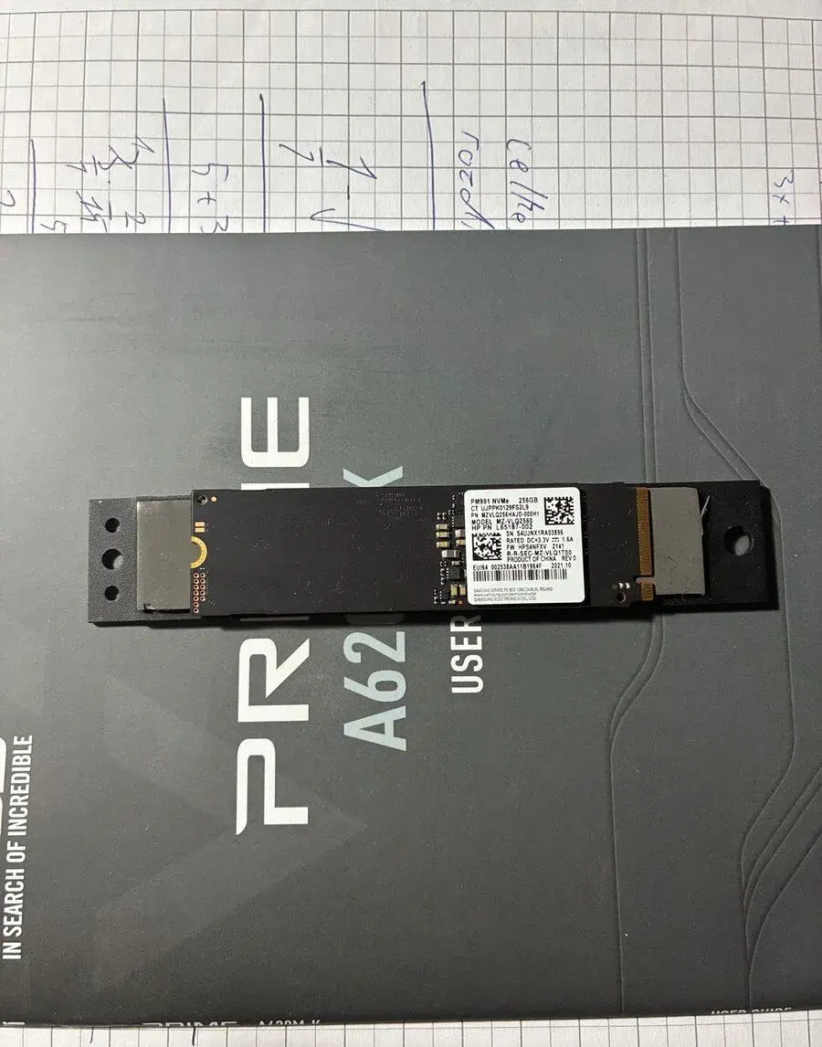 Rychlý NVMe SSD disk Samsung PM991 256GB