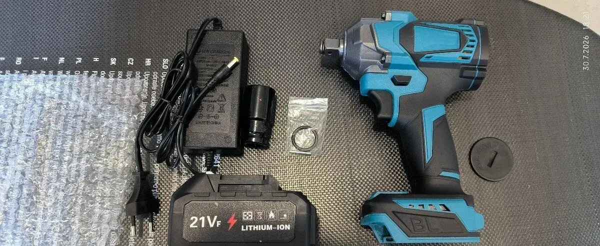 Aku rázový utahovák 1/2" 18V 300Nm - skladem