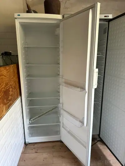 Lednice Zanussi, REDFOX, Beko a sporák Mora – funkční