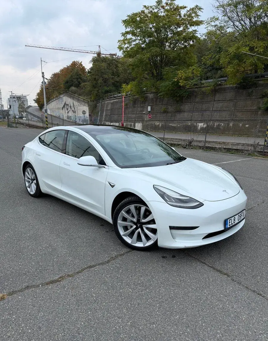 Tesla Model – 2020, 263 000 km
