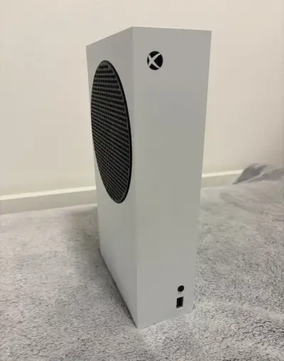 Xbox Series S + 2x ovladač