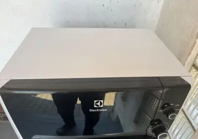 mikrovlnka Elektrolux