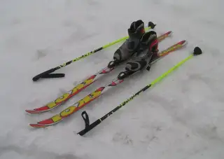 Běžky Skol 130 cm + vázání Salomon SNS + hůlky + boty 37a1/3