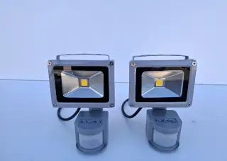 Venkovní LED reflektory s pohybovým čidlem