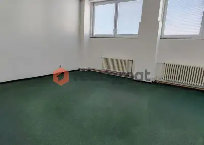 Pronájem sklady 482 m² Hodonín v průmyslovém areálu