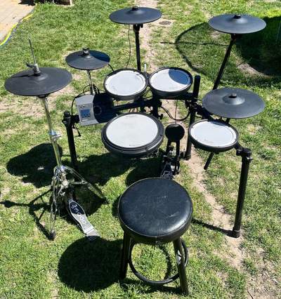Elektronické bicí V-Drums td-17