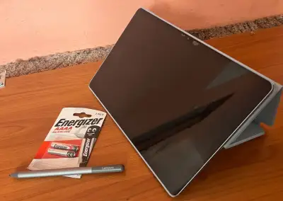 Tablet LENOVO
