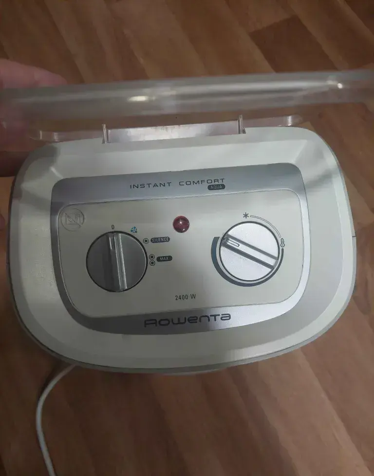 Přímotop Rowenta Instant Comfort Aqua