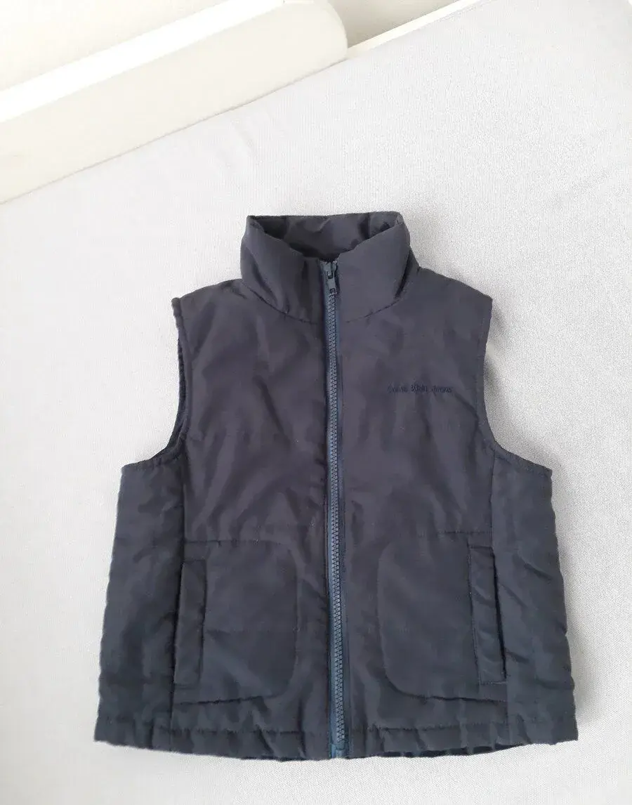 Dětská modrá vesta CALVIN KLEIN 104 -110 na 4
