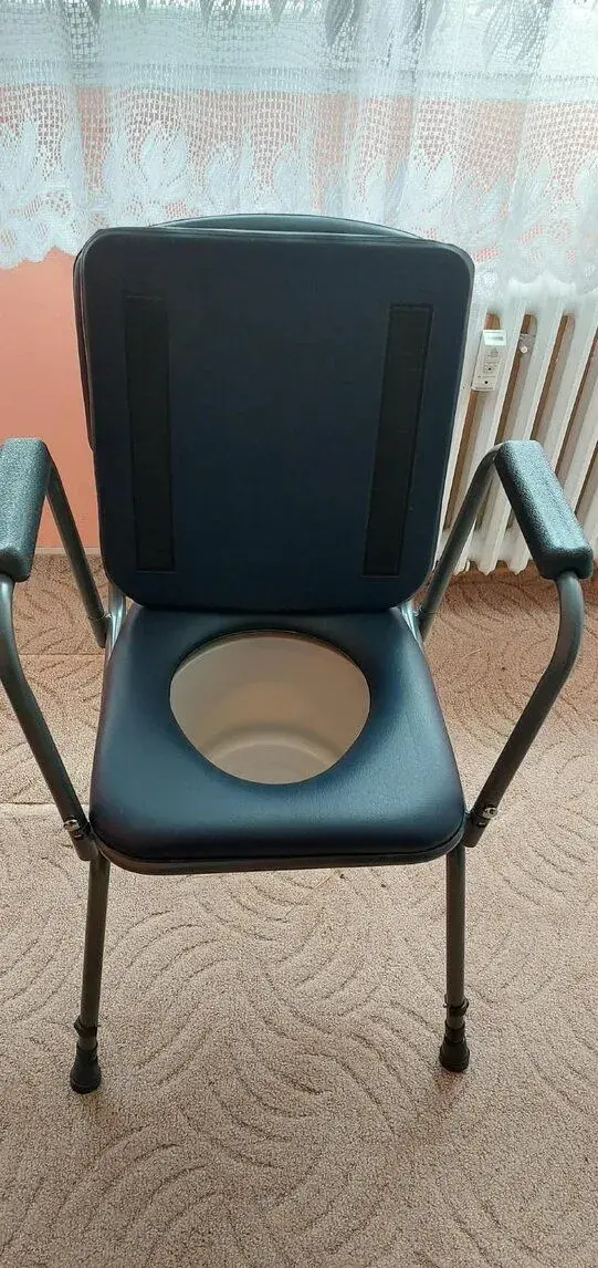 Toaletní křeslo