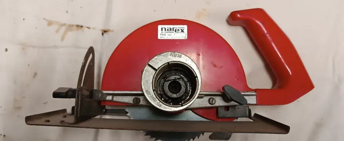 Okružní pila na vrtačku NAREX