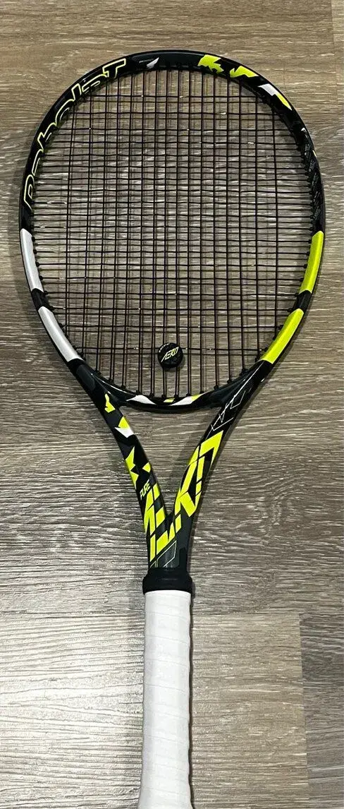 Tenisovou raketu Babolat Pure Aero 2023