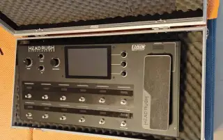 HEADRUSH PEDALBOARD