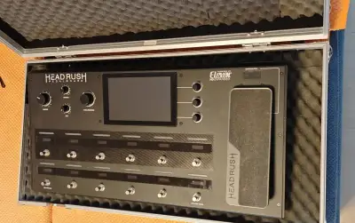 HEADRUSH PEDALBOARD