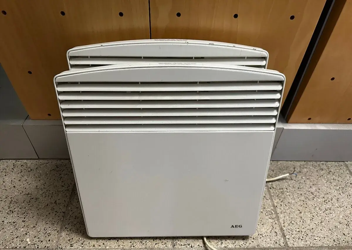 2x elektrický přímotop, konvektor AEG WKL 753 U 750 W